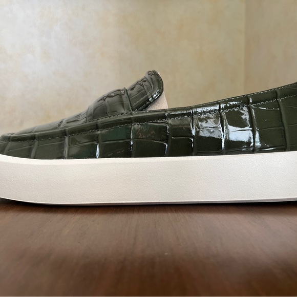 Vince Women's Ghita Slip On Sneakers. New, Size 7, Green - Picture 2 of 10